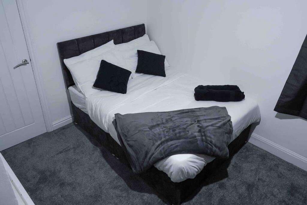 Stunning Two Bed City Centre Apartment Leeds  Eksteriør billede