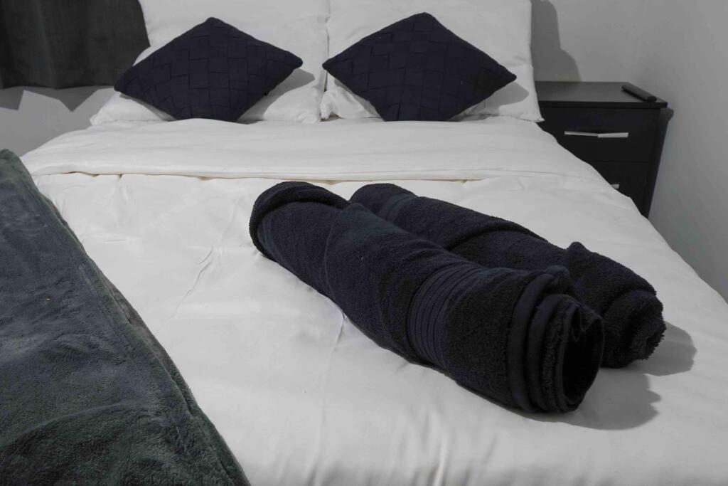 Stunning Two Bed City Centre Apartment Leeds  Eksteriør billede