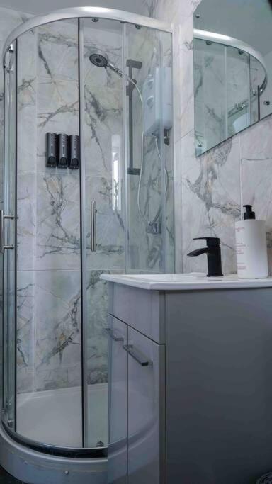 Stunning Two Bed City Centre Apartment Leeds  Eksteriør billede