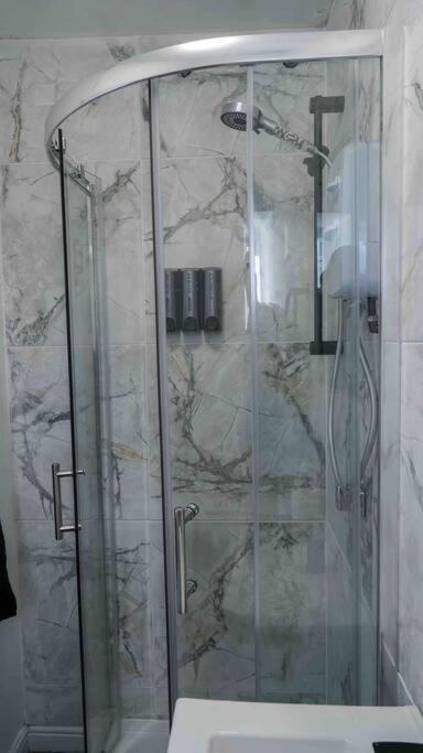 Stunning Two Bed City Centre Apartment Leeds  Eksteriør billede